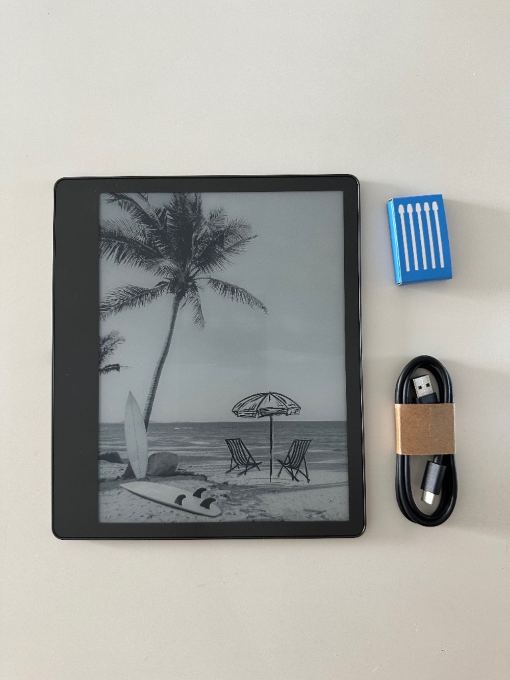 Amazon Kindle Scribe 1st Gen 32GB with Genuine Amazon Cover & Pen